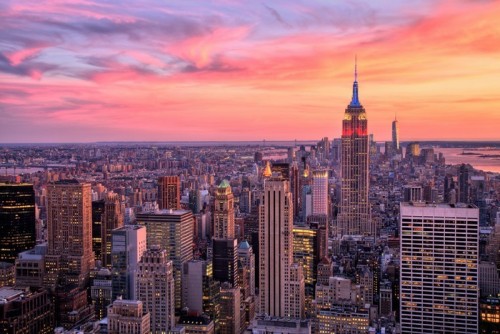 Fototapeta Nowy Jork Midtown z empire state building o zachodzie słońca