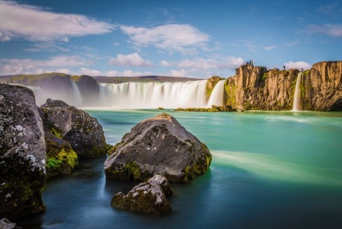 Fototapeta Islandia, Godafoss o zachodzie słońca, piękny wodospad, długi czas ekspozycji