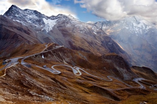 Fototapeta Alpejski krajobraz górski jesienią. grossglockner high alpine road. Austria. Europa. miejscowość turystyczna, atrakcja turystyczna