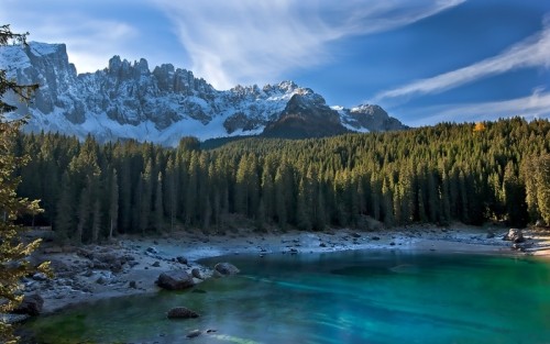 Fototapeta Lago carezza sullo sfondo il latemar - alto adige
