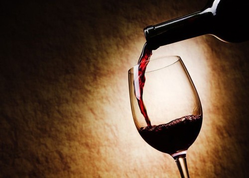 Fototapeta Czerwienne wino w kielichu