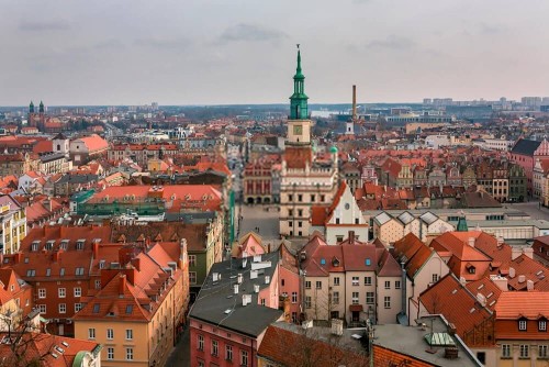 Fototapeta Ratusz, stare i współczesne budowle w polskim mieście Poznań