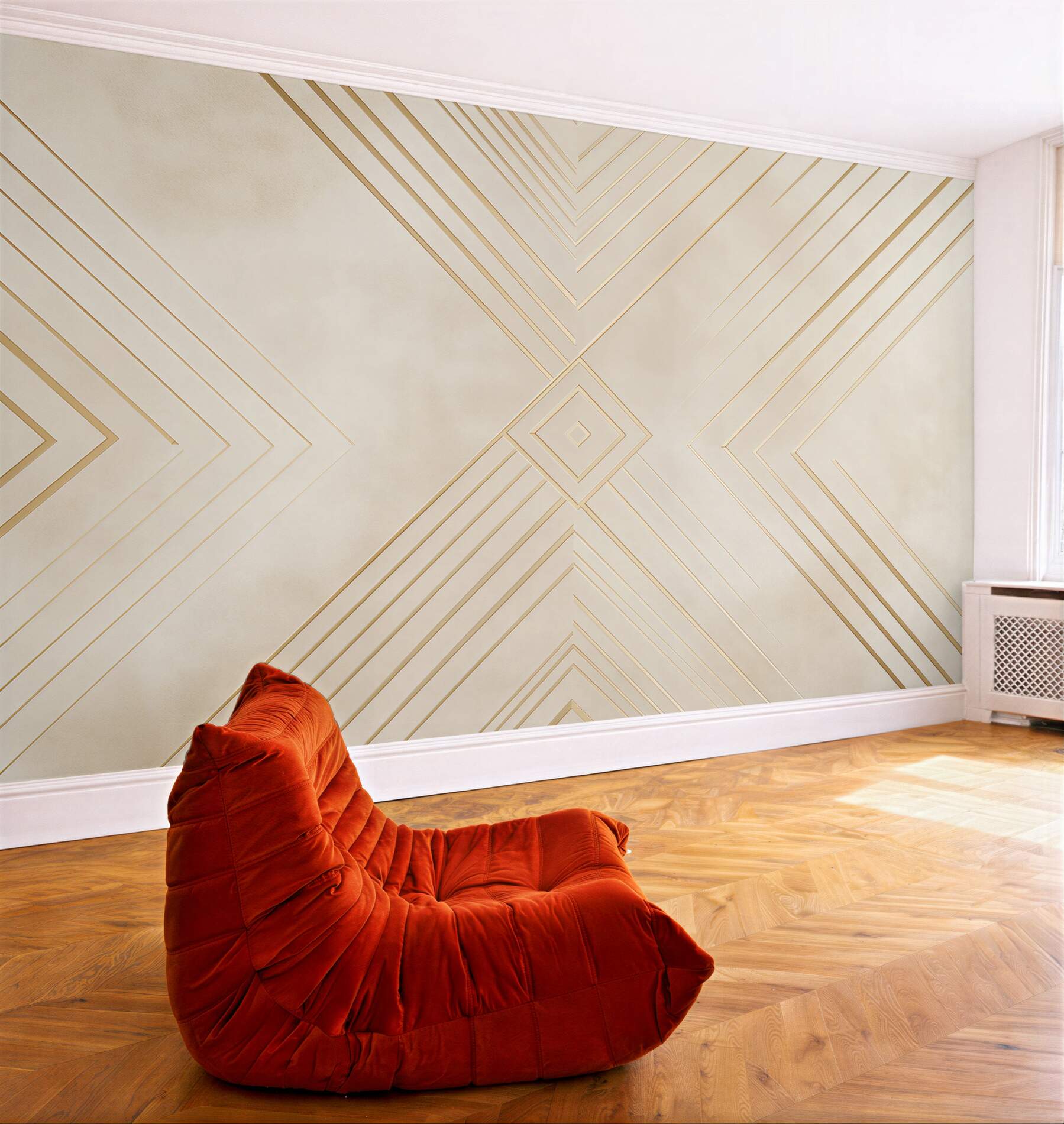 Fototapeta geometryczny art deco beżowa ze złotymi liniami do salonu?v23