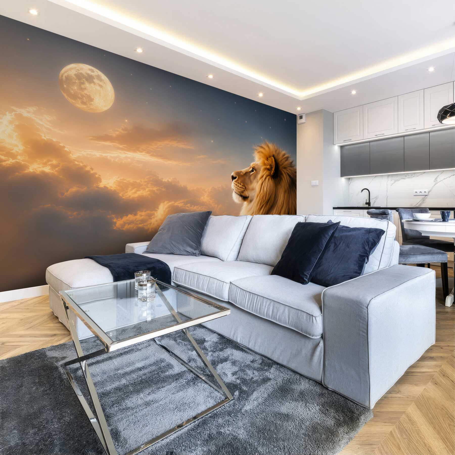 Fototapeta lew pod księżycem w złotych chmurach?v23